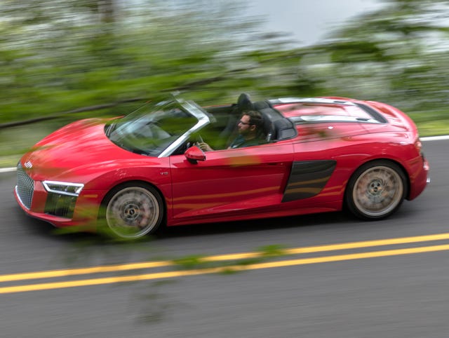 2017 Audi R8 driving 2017 audi r8