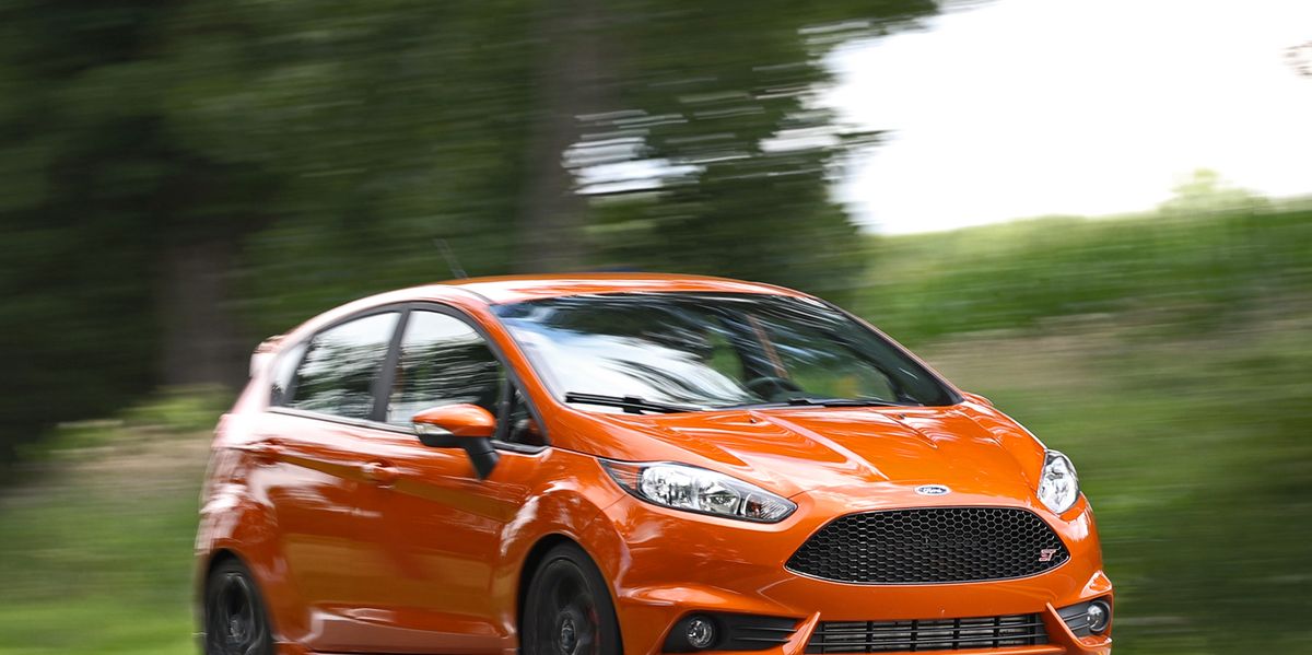 2017 Ford Fiesta ST Review, Pricing, Specs