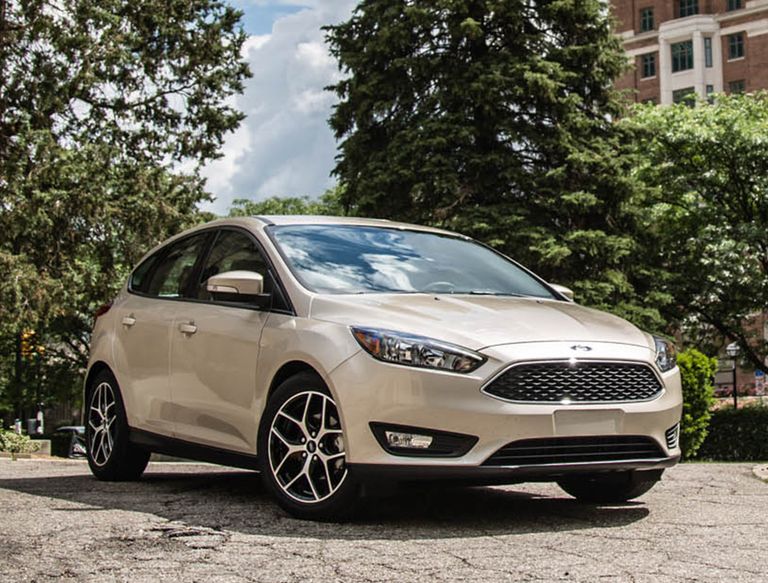2017 Ford Focus Review, Pricing, and Specs