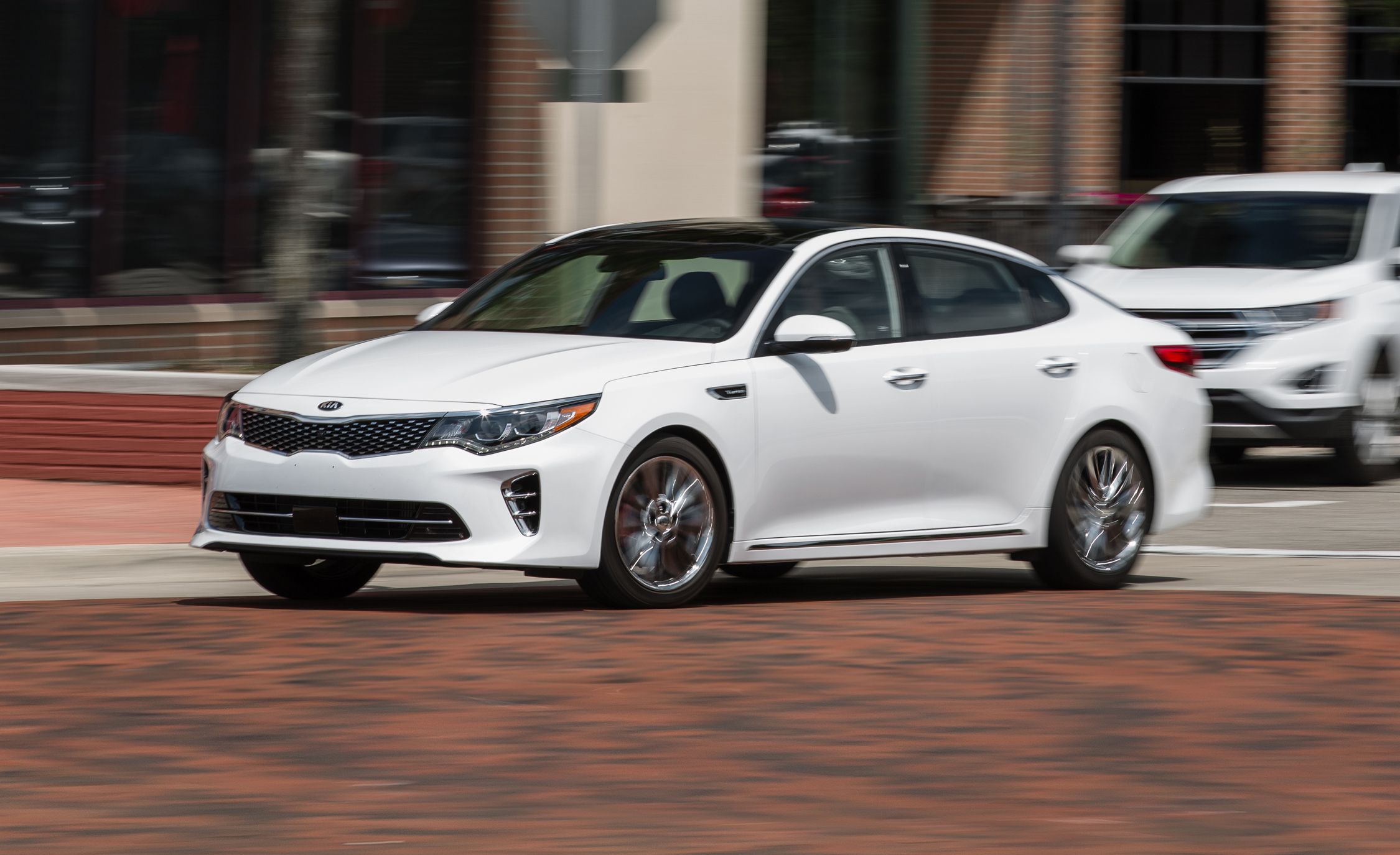 2017 Kia Optima Hybrid gas mileage review of midsize sedan