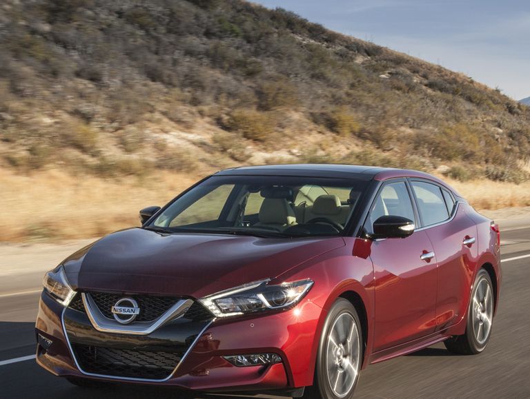 2017 Nissan Maxima Review, Pricing, and Specs