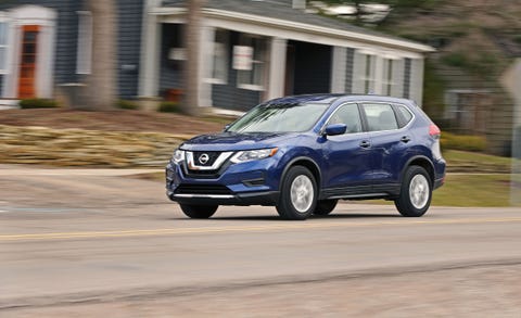 2017 Nissan Rogue driving 2017 nissan rogue