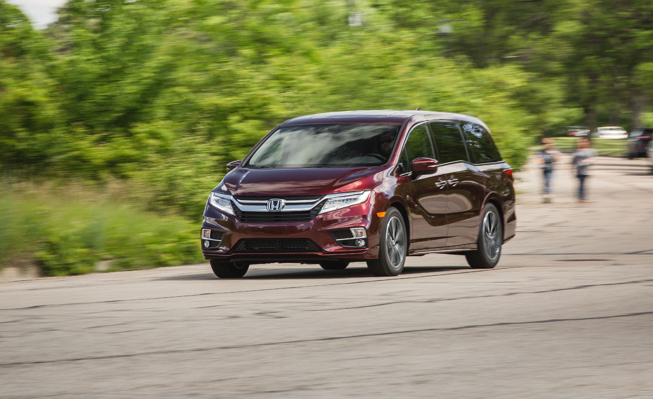 2018 Honda Odyssey Review, Pricing, and Specs