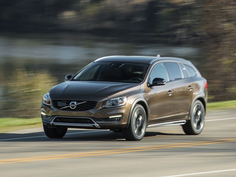 2018 Volvo V60 Review, Pricing, and Specs