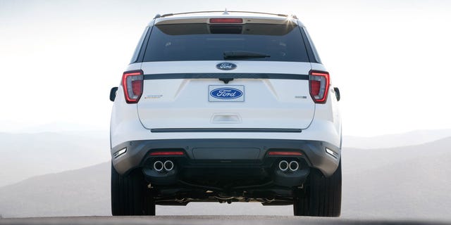 2018 ford explorer sport