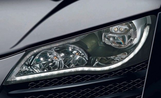 2010 Audi R8 LED headlight