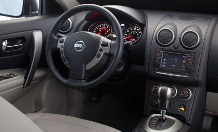 2017 Nissan Rogue Gets Exterior Refresh Improved Fuel Economy Fuel Economy Improves A Tick Thanks To Low Rolling Resistance Tires On All But The Base S Models An Underbody Tray And New Air Deflectors In Front Of