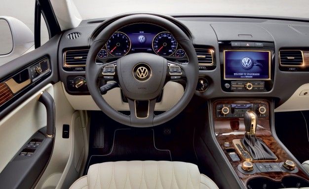Volkswagen Touareg Gold Edition interior