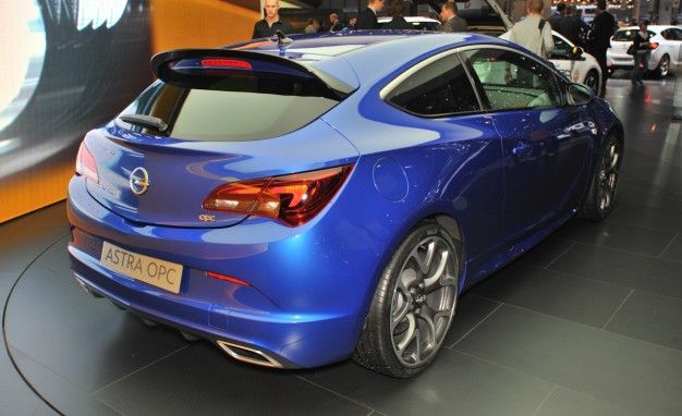 In a Parallel Universe, the Opel Astra OPC Would Look Like This -  autoevolution