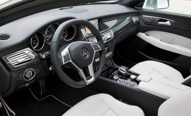 2013 Mercedes-Benz CLS63 AMG Shooting Brake interior