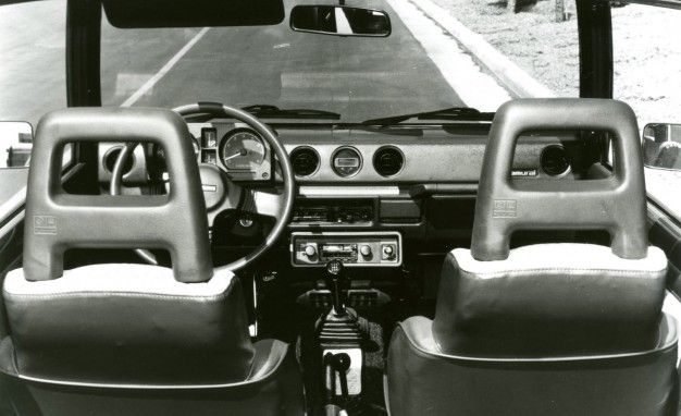 1986 Suzuki Samurai interior