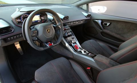 2014 Lamborghini Huracan LP610-4 interior