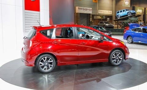 15 Nissan Versa Note Sr Debuts At 14 Chicago Auto Show News Car And Driver