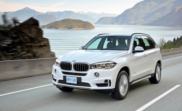 BMW's proposed 7-series–based X7 would grow substantially over this X5.