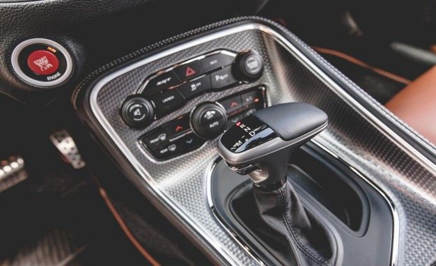 2015 Dodge Challenger SRT Hellcat interior