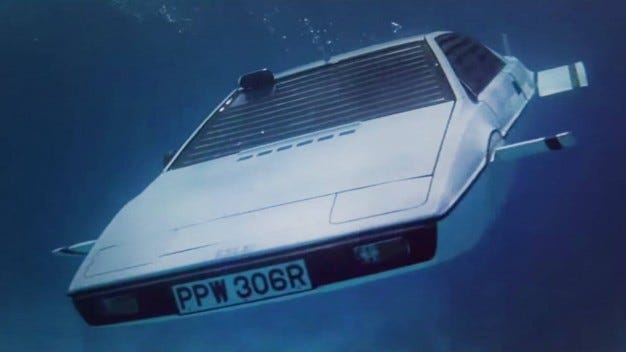 JamesBondLotusSub-PLACEMENT-626x352.jpg?resize=640:*