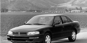 1992 toyota camry black and white
