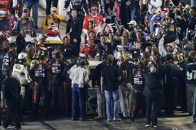 Jeff Gordon and Brad Keselowski Had a Big Dumb Fight at Texas 500 ...