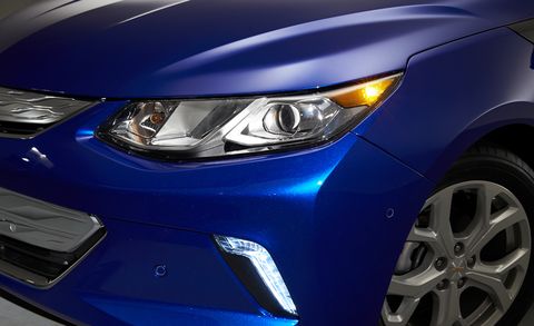 Blue, Automotive design, Daytime, Automotive lighting, Vehicle, Headlamp, Hood, Car, Rim, Automotive wheel system, 