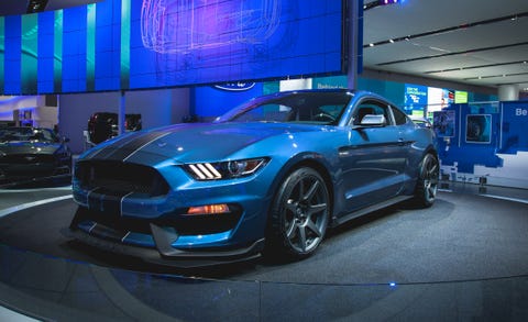 2016 Ford Mustang Shelby GT350R: 9 Things to Know