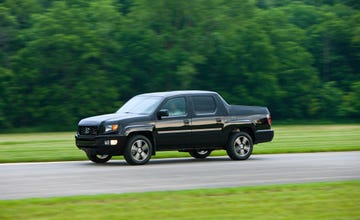 tire, wheel, motor vehicle, automotive tire, automotive design, vehicle, road, land vehicle, pickup truck, automotive mirror,