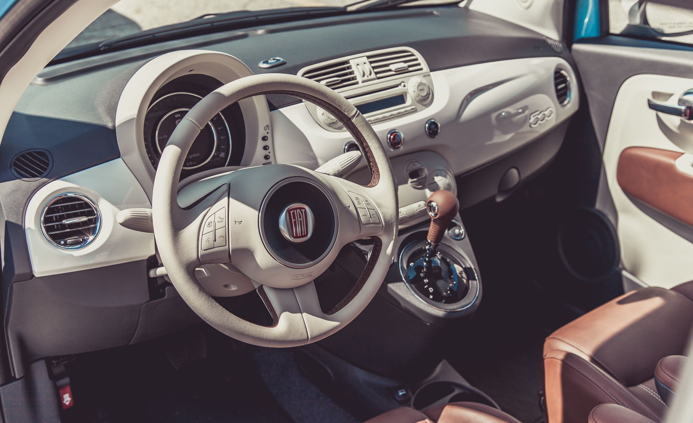 Fiat 500 Review, For Sale, Colours, Interior, Specs & News