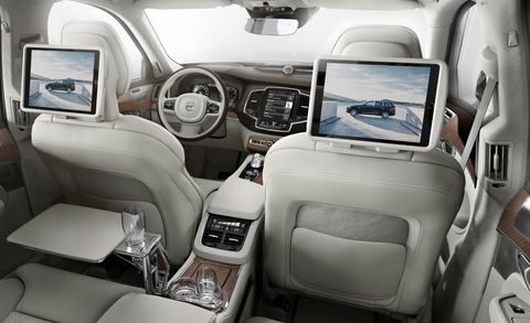Motor vehicle, Mode of transport, Transport, Center console, Technology, Vehicle audio, Luxury vehicle, Gear shift, Steering wheel, Steering part, 