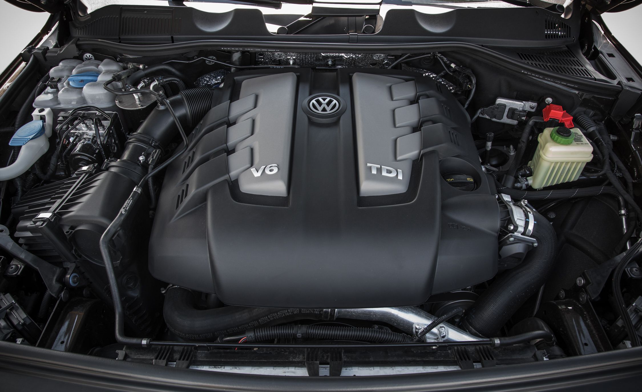 Volkswagen touareg 3 дизель. Туарег 3.0 дизель. Мотор Туарег 3.0 дизель. Туарег v8 дизель. Двигатель Фольксваген Туарег 3.0 дизель.