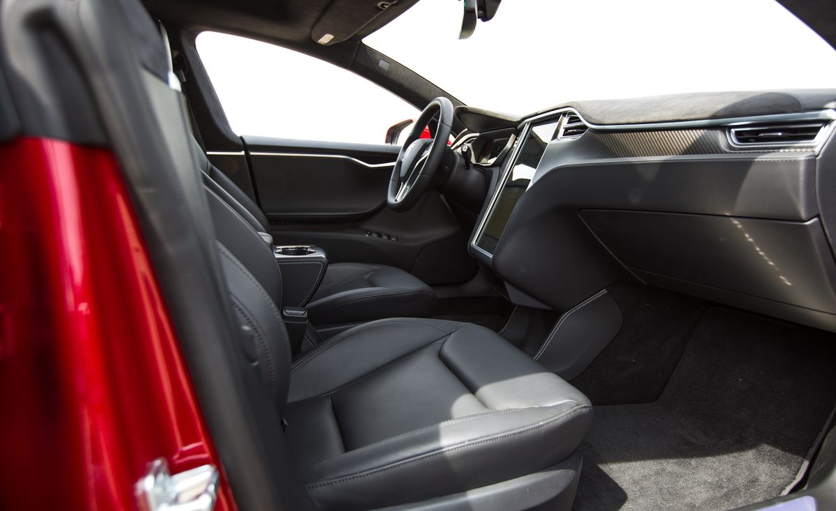 2015 tesla model s p85d front seat
