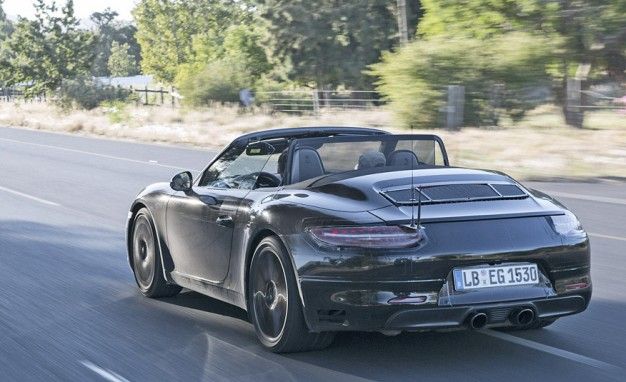 Photos and Details of the Facelifted 2016 Porsche 911 Emerge