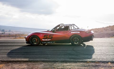 2016 Mazda MX-5 Miata Cup race car