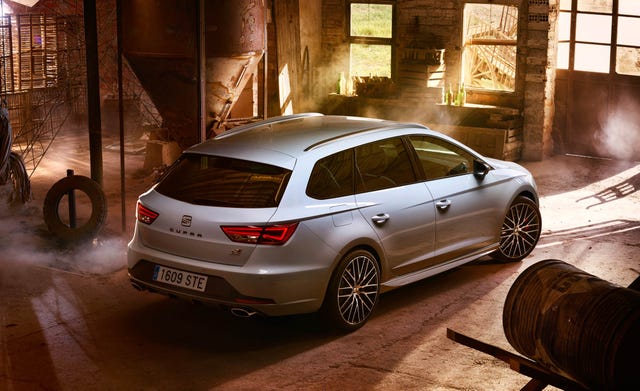 500HP Seat Leon Cupra 1M Is 'Auto Emocion' At Its Finest