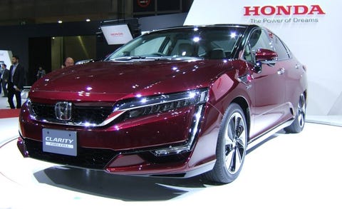 2017 Honda Clarity Claims Longer Range Than Any Ev News Car And 2017 Honda Clarity Fuel Cell Claims Longer Range Than Any Ev