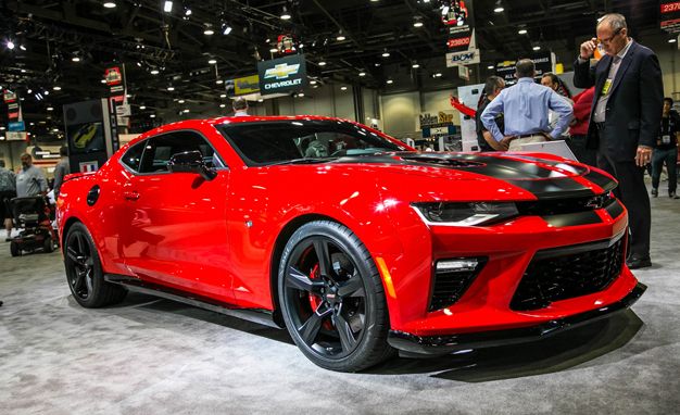 Chevrolet Showing Red Accent Black Accent 2016 Camaros At Sema Show