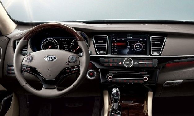 2016-Kia-K900-interior