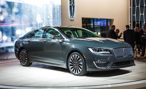2018 Lincoln MKZ side lincoln mkz