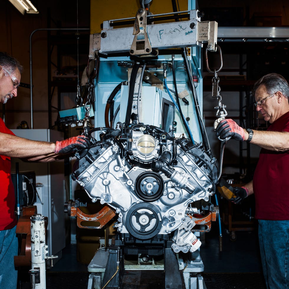 Building the Ford Mustang Shelby GT350's Engine