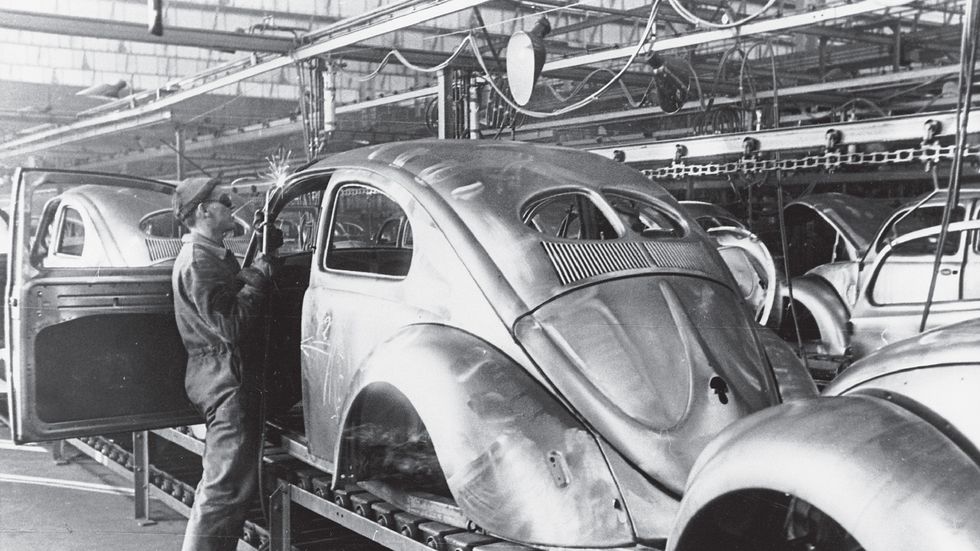 volkswagen beetle assembly line