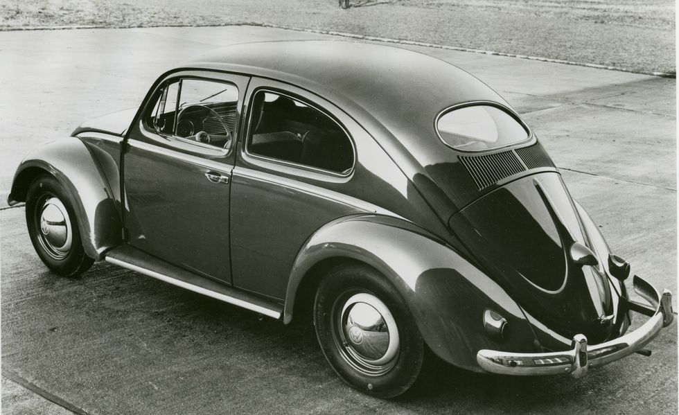 https://hips.hearstapps.com/hmg-prod/amv-prod-cad-assets/wp-content/uploads/2015/12/1954-VW-Beetle.jpg?resize=980:*