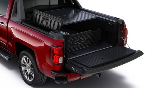 Chevrolet Silverado 1500 High Desert Adds Weatherproof Pickup Bed Trunk News Car And Driver