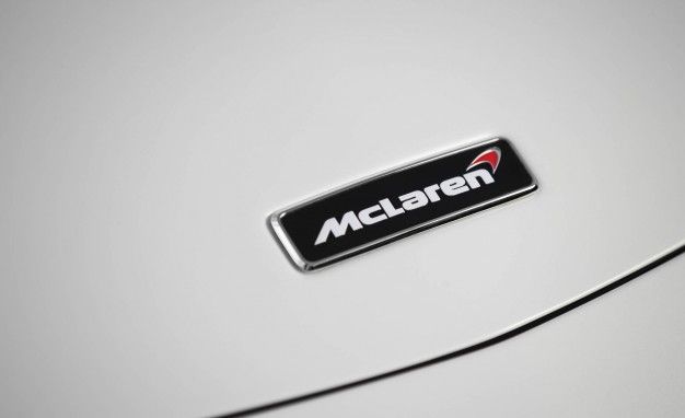 2017 McLaren 570GT logo