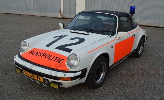 1983-Porsche-911SC-Dutch-Police-car-PLACEMENT