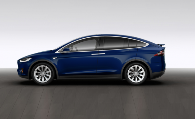 Tesla Launches Lower-Priced Model X 60D – News – Car and Driver