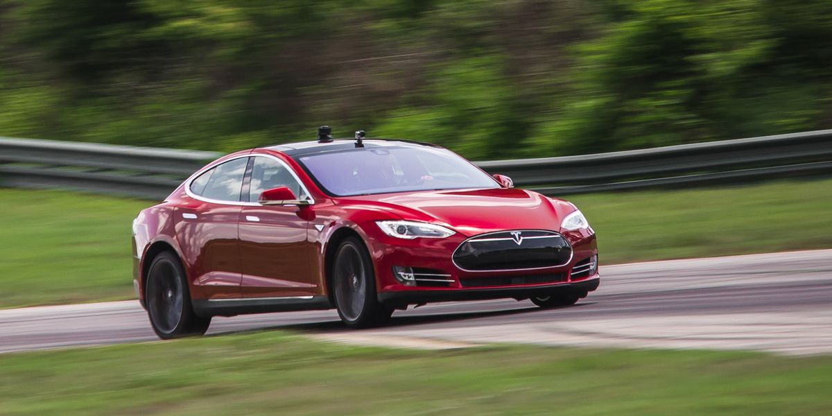2015 Tesla Model S at Lightning Lap
