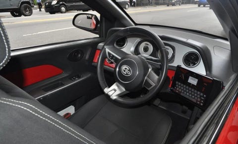 Elio Motors The Single Doored 84 Mpg 3 Wheeler That Could News Elio Motors New York Interior