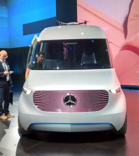 Mercedes-Benz-Vision-Van-Concept-Front-Live