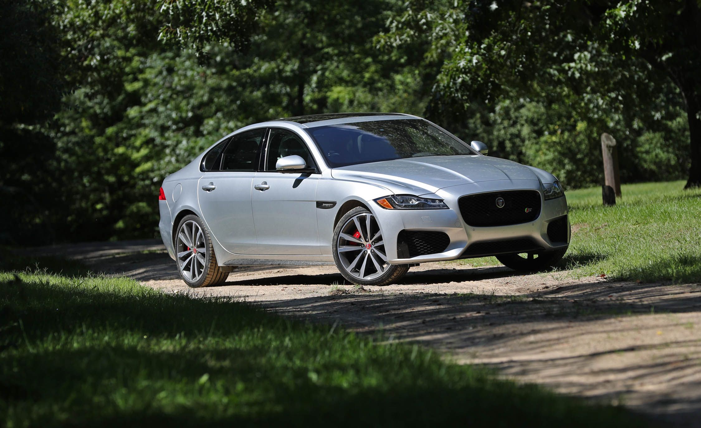 2019 Jaguar Xf Xf Review Pricing And Specs