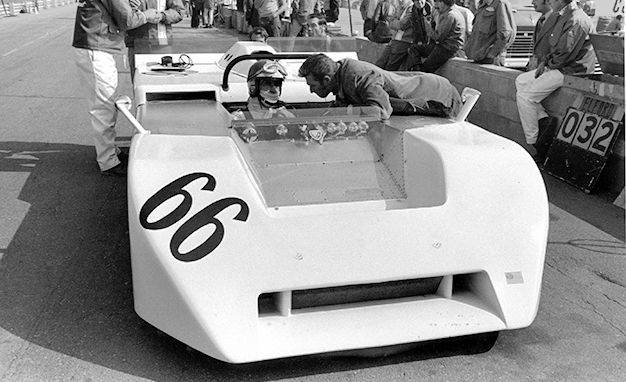 1970 Chaparral 2J racing car - Car Body Design