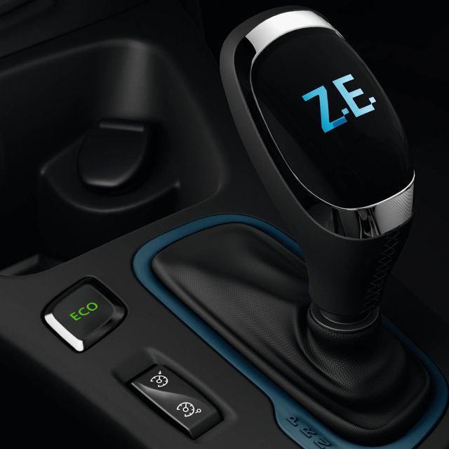 Motor vehicle, Automotive design, Logo, Gear shift, Luxury vehicle, Carbon, Center console, Personal luxury car, Steering part, Personal computer hardware, 