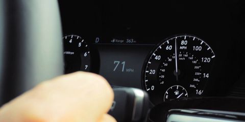 Gauge, Speedometer, Luxury vehicle, Measuring instrument, Tachometer, Trip computer, Personal luxury car, Odometer, Silver, Meter, 